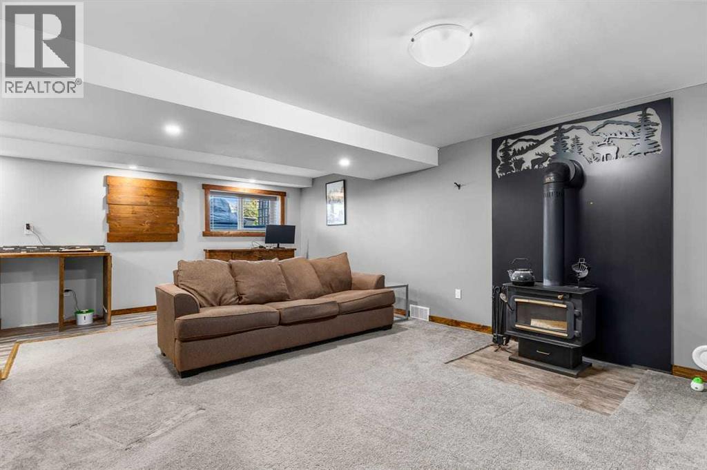 466054 113 Street E - Image 21