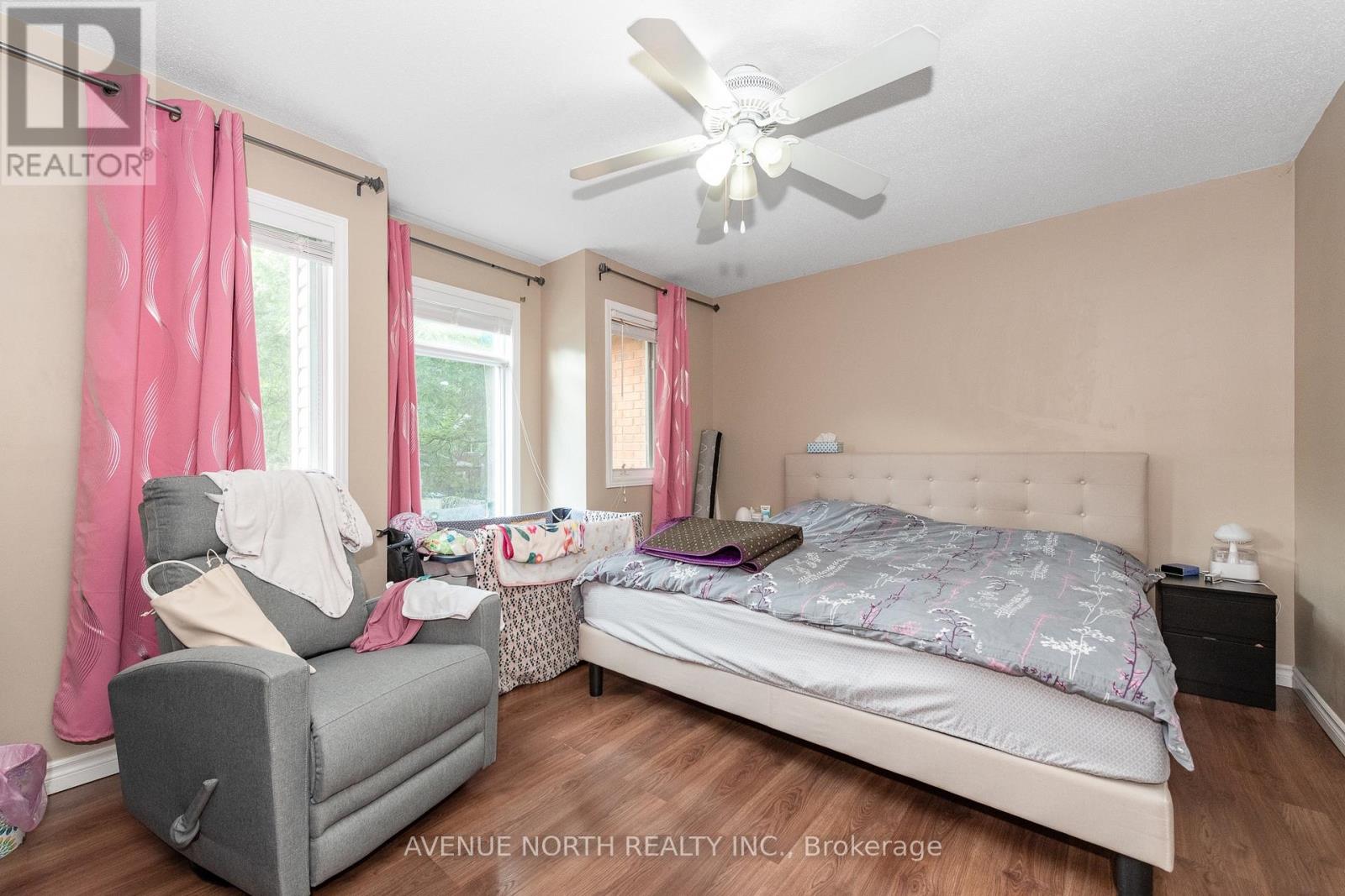 501 LAWLER CRESCENT - 12