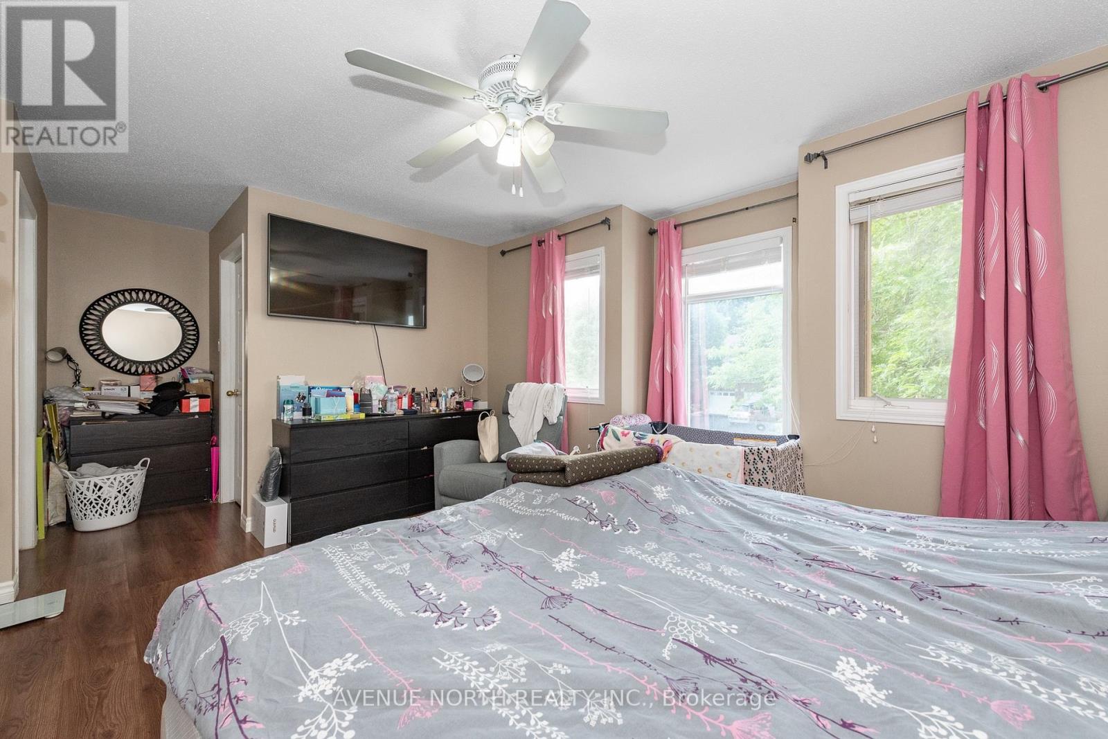 3 Bed, 2 Bath House for Sale in Ottawa – 501 LAWLER CRESCENT, Ottawa – MLS# X13628810 - Image 13