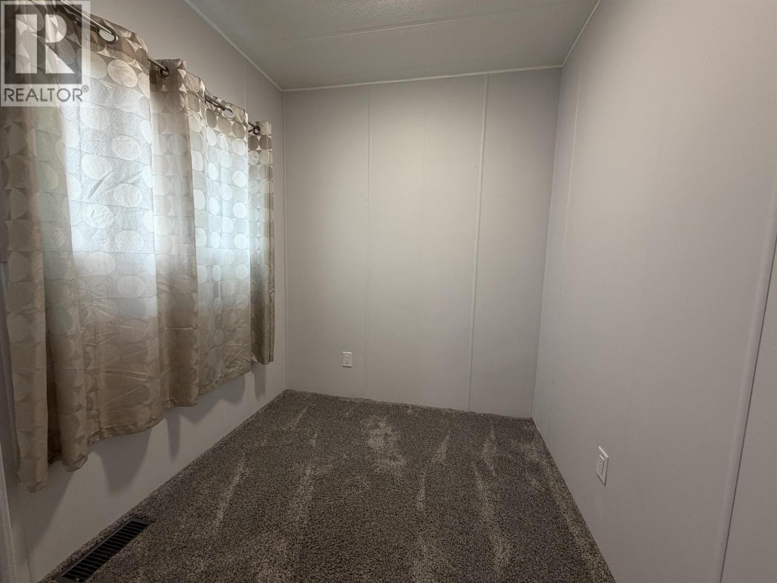 #24 4625 GRAHAM AVENUE - Image 13