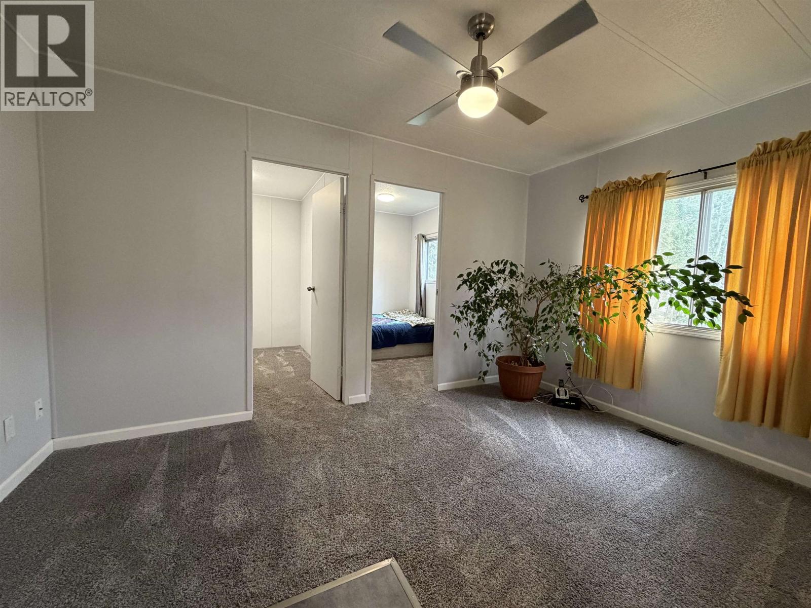 #24 4625 GRAHAM AVENUE - Image 15
