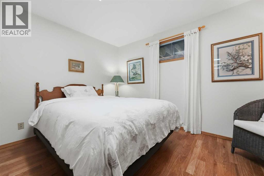 37 Wildrose Street - 35