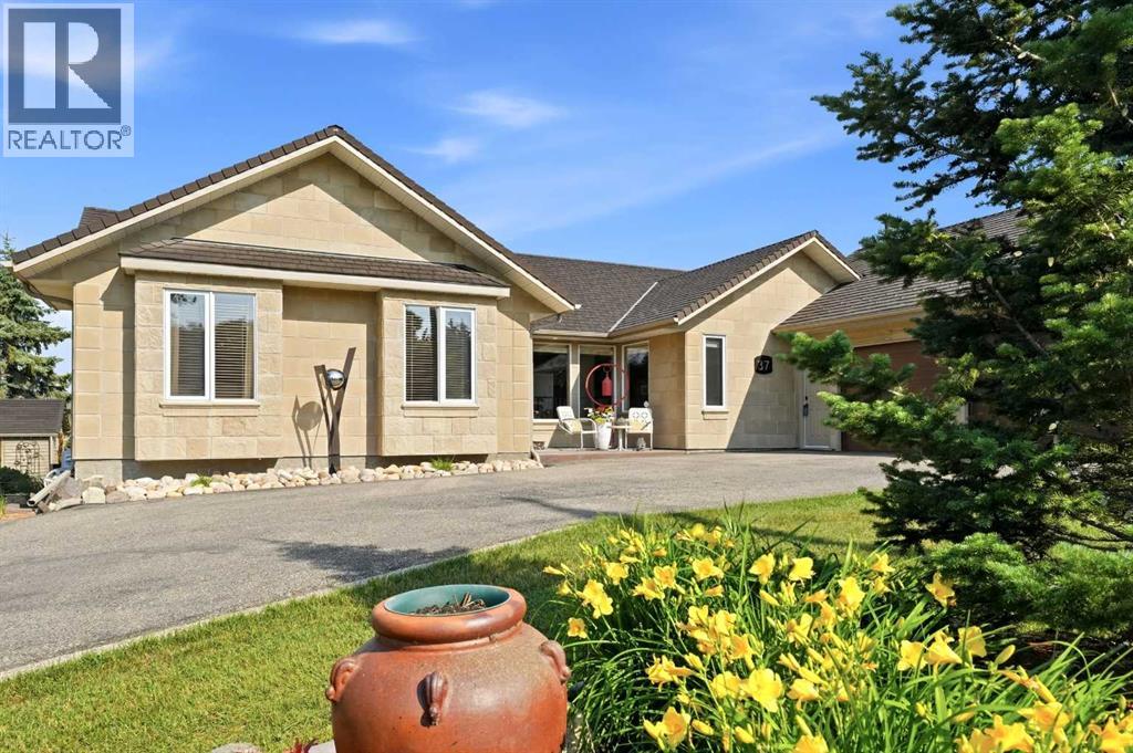 37 Wildrose Street, Rural Lacombe County