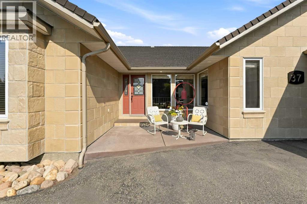 37 Wildrose Street, Rural Lacombe County