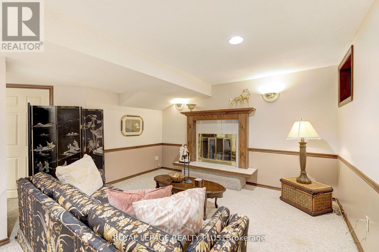 1760 FEATHERSTON COURT - 39