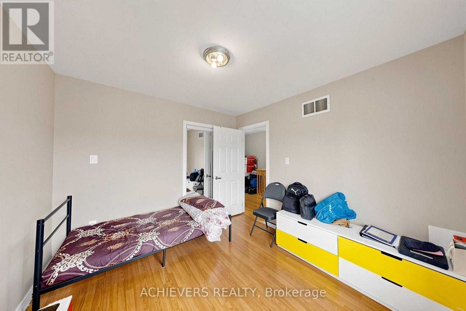 517 NAVIGATOR DRIVE - 35