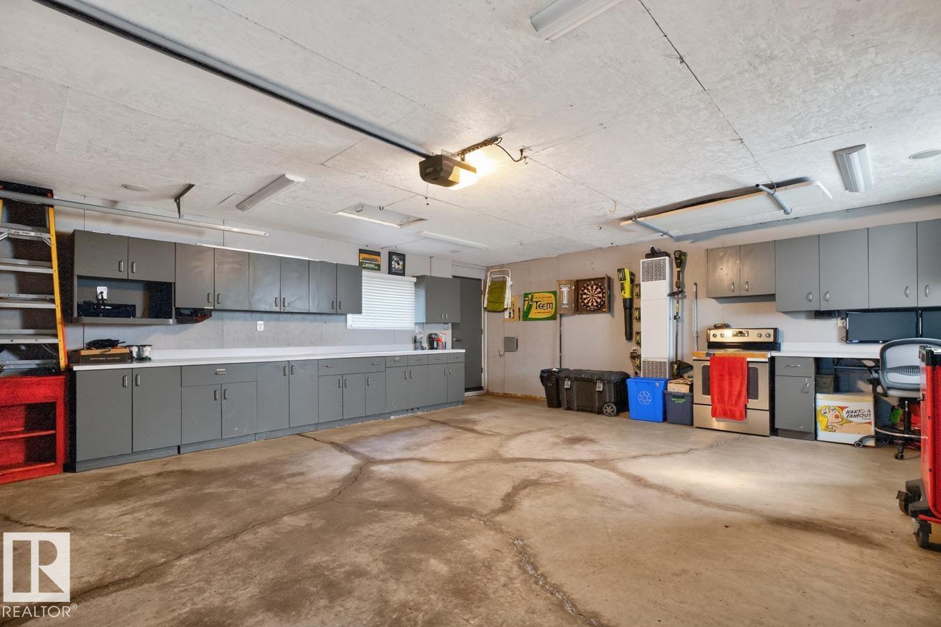 4631 113A ST NW - 30