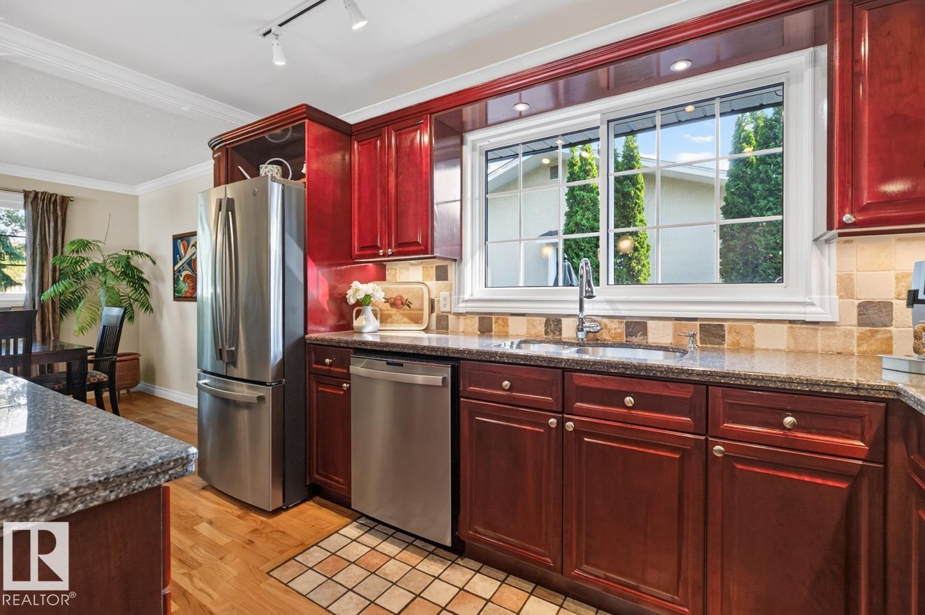 4631 113A ST NW - 6