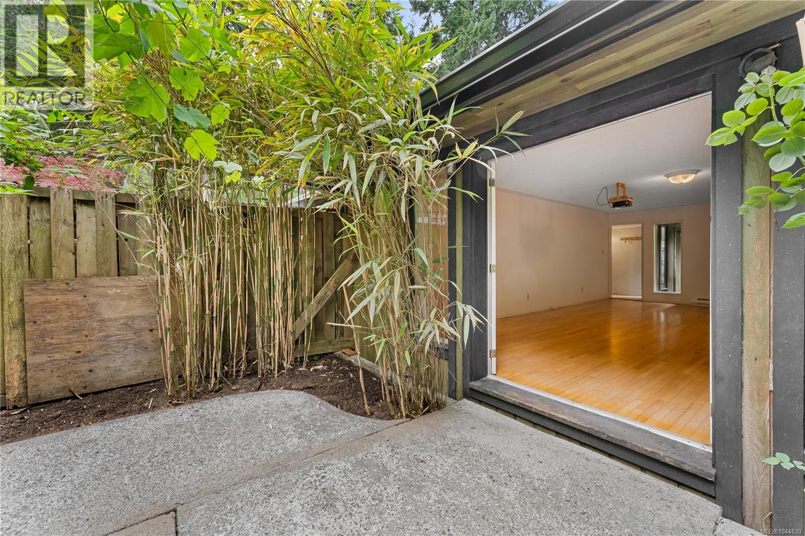 395 Lyngail Pl - 33