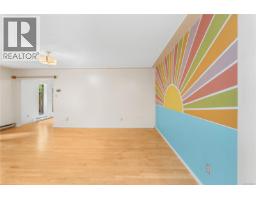 395 Lyngail Pl, Gabriola Island, BC V0R1X1 Photo 16