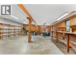 395 Lyngail Pl, Gabriola Island, BC V0R1X1 Photo 26