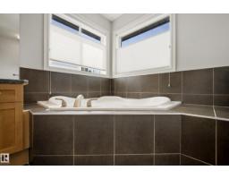 8385 Shaske Cr Nw, Edmonton, AB T6R0B4 Photo 27