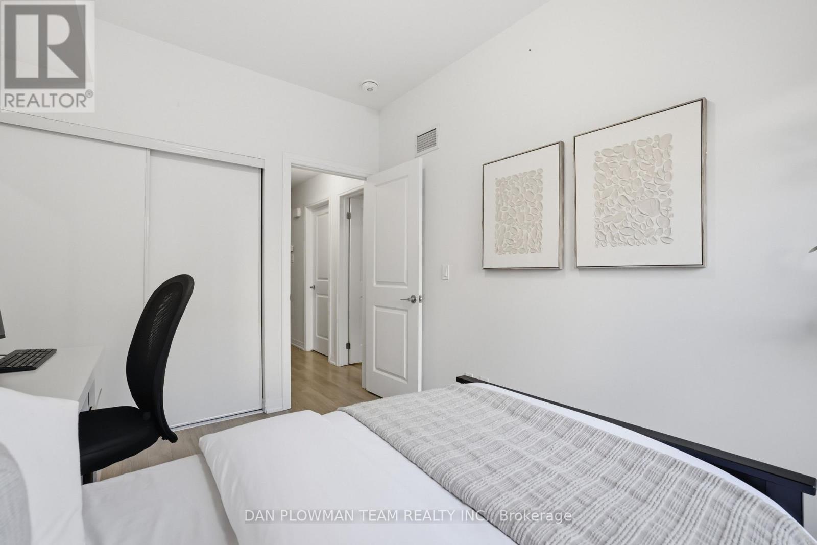 #1210 2635 WILLIAM JACKSON DRIVE - 21
