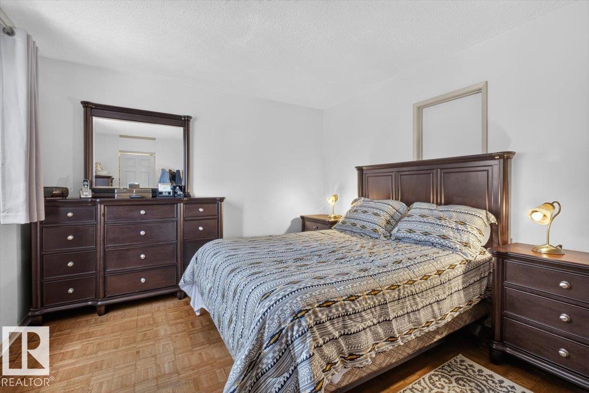 17781 81 AV NW - 24