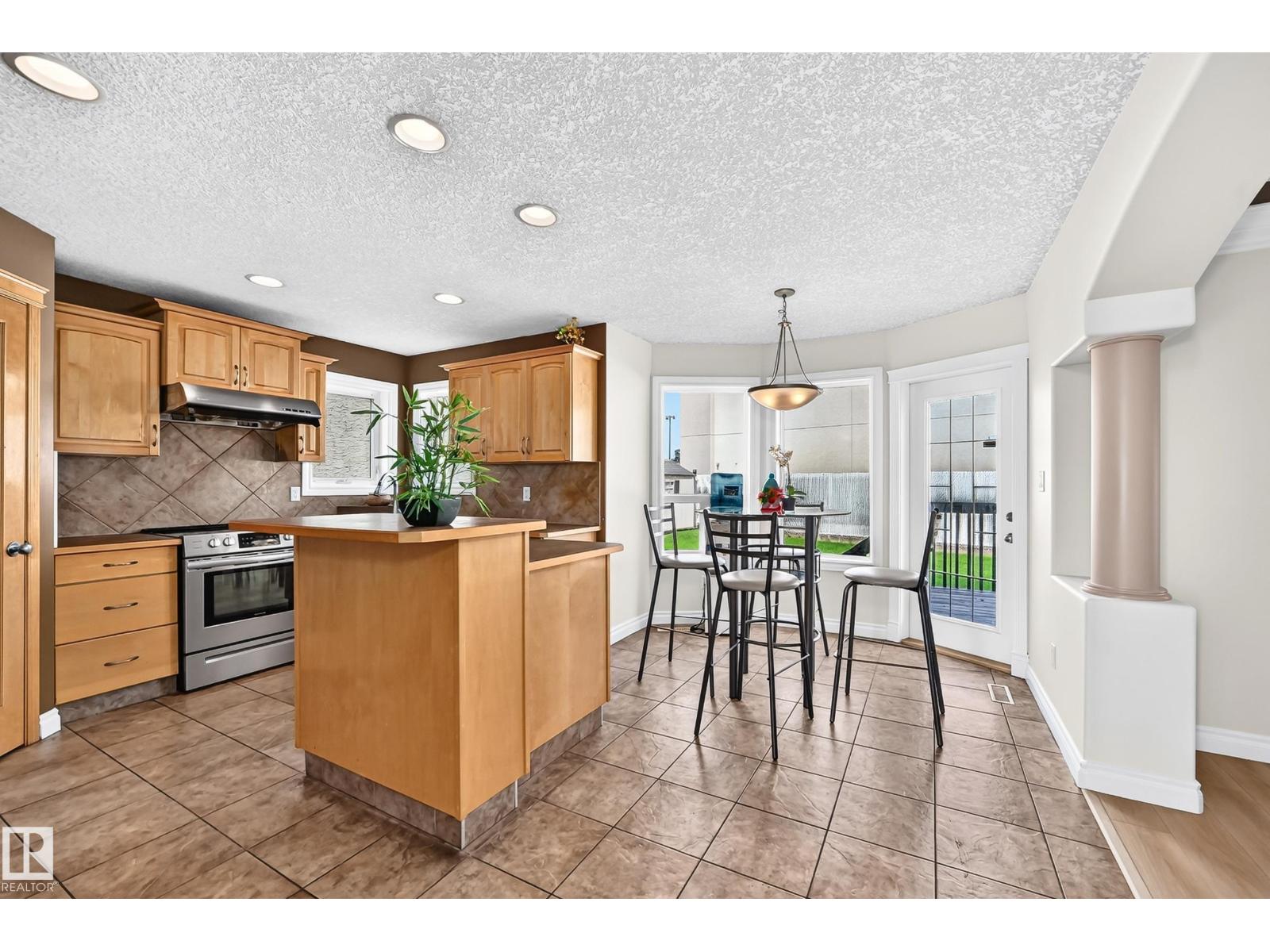 16619 72 ST NW - 15