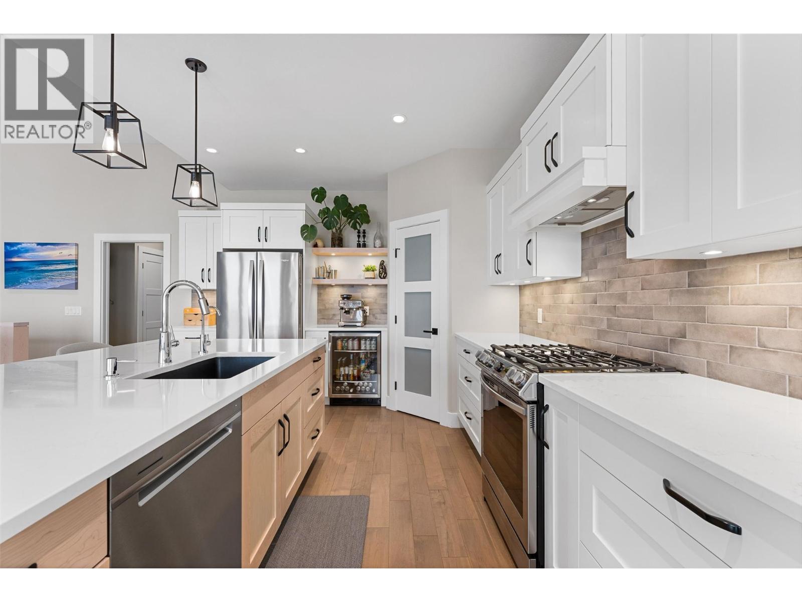 9830 Beacon Hill Crescent, Lake Country - Image 1