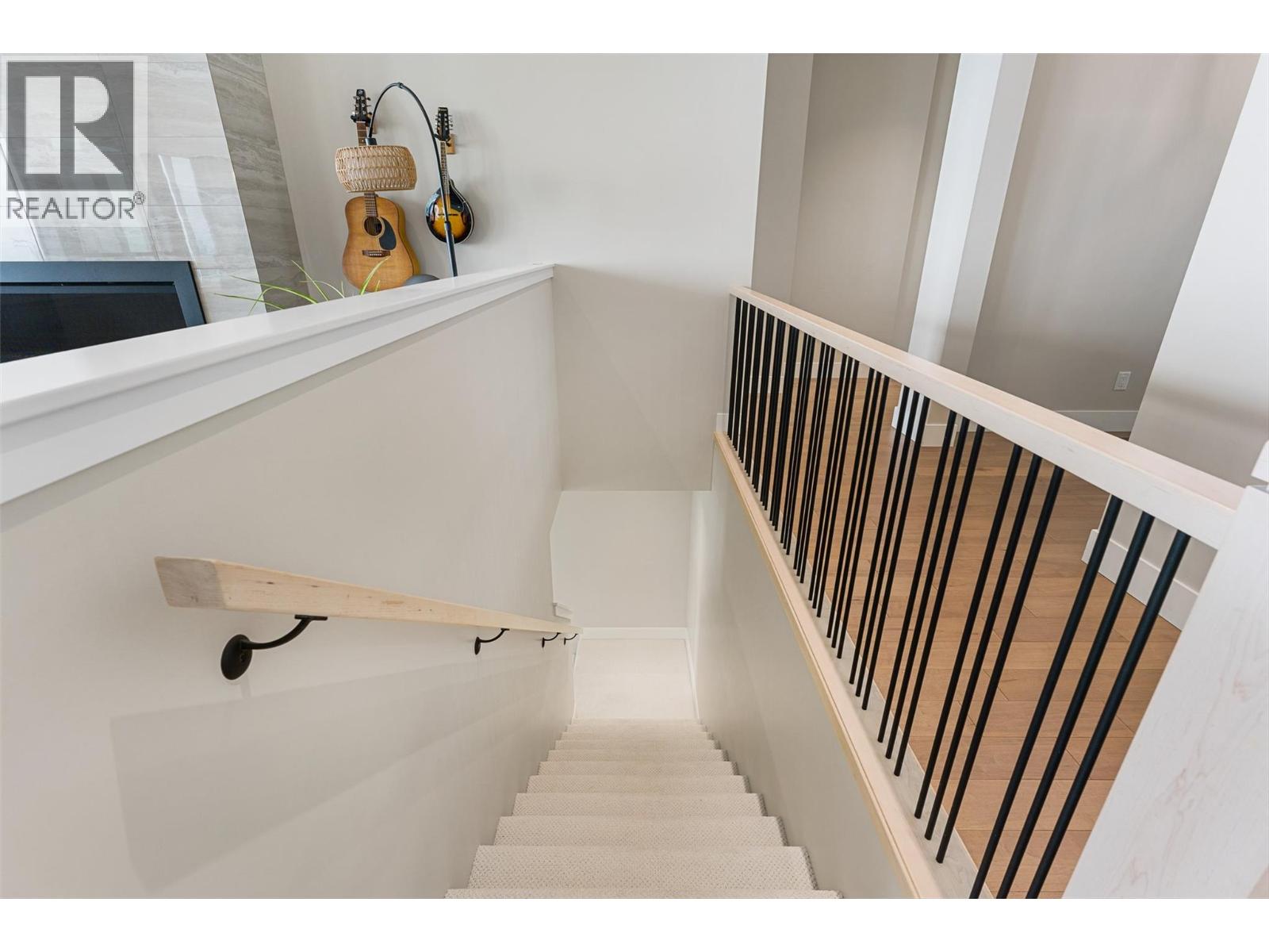 9830 Beacon Hill Crescent, Lake Country - Image 1