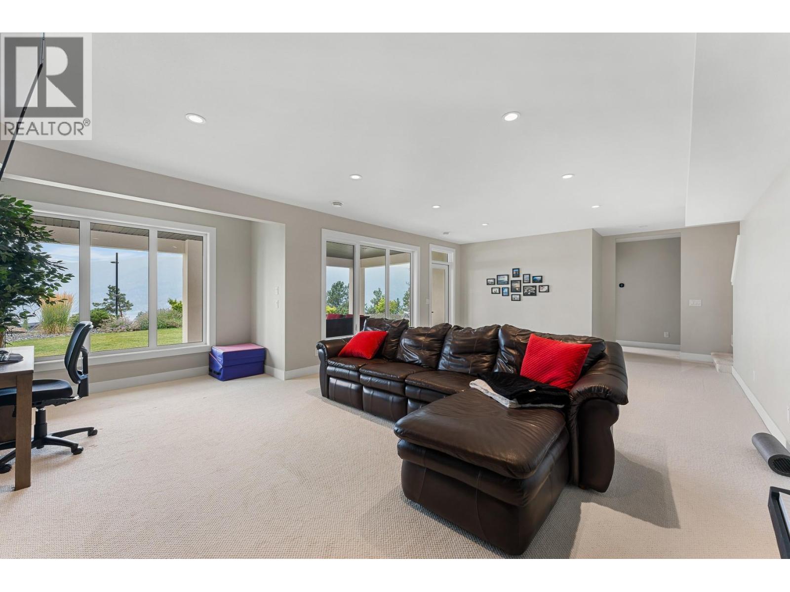 9830 Beacon Hill Crescent, Lake Country - Image 1