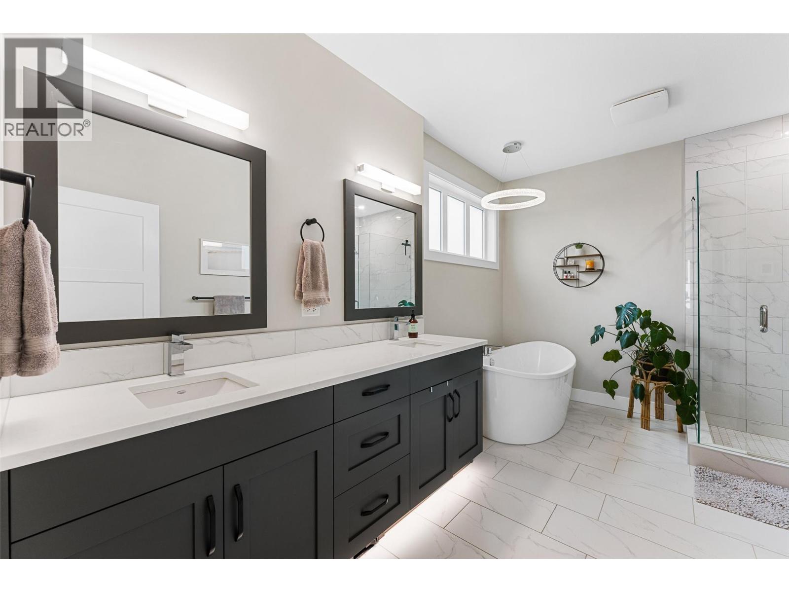9830 Beacon Hill Crescent, Lake Country - Image 1