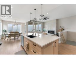 9830 Beacon Hill Crescent, Lake Country, BC V0E2G0 Photo 17