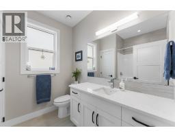 9830 Beacon Hill Crescent, Lake Country, BC V0E2G0 Photo 38