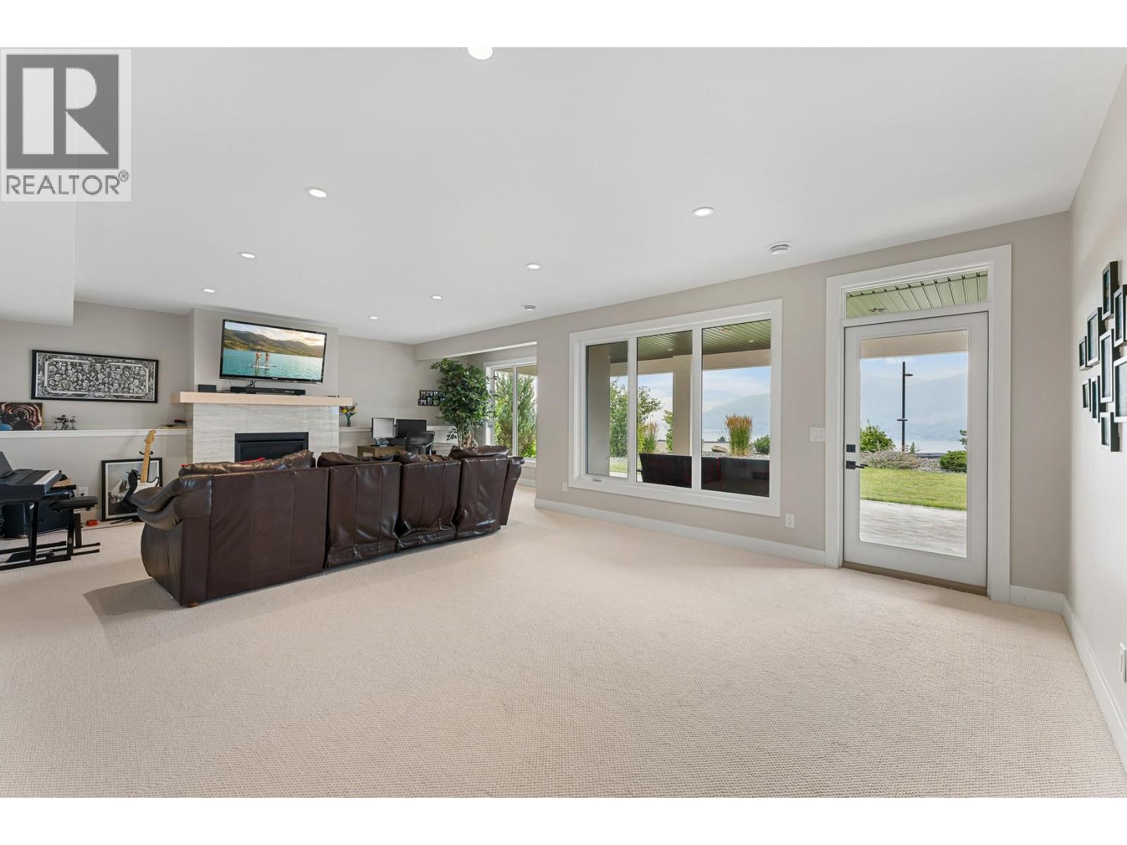 9830 Beacon Hill Crescent, Lake Country - Image 1