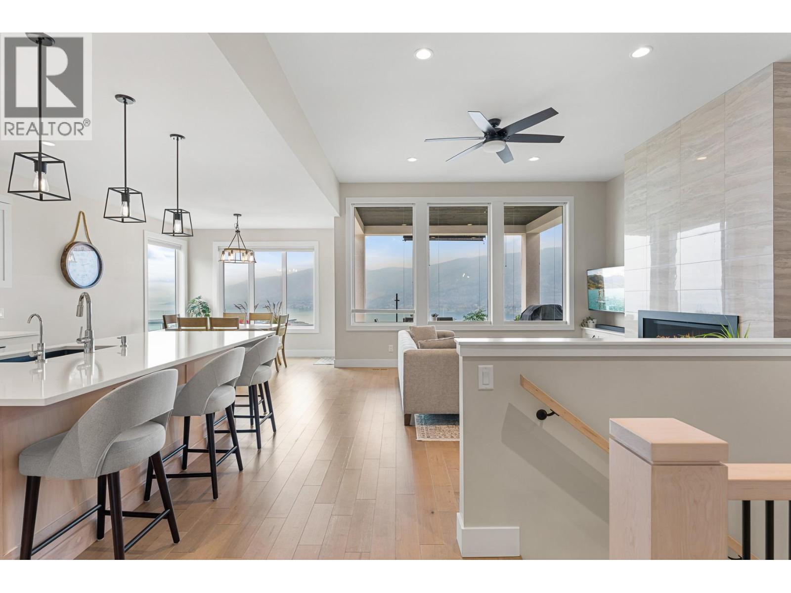 9830 Beacon Hill Crescent, Lake Country - Image 1