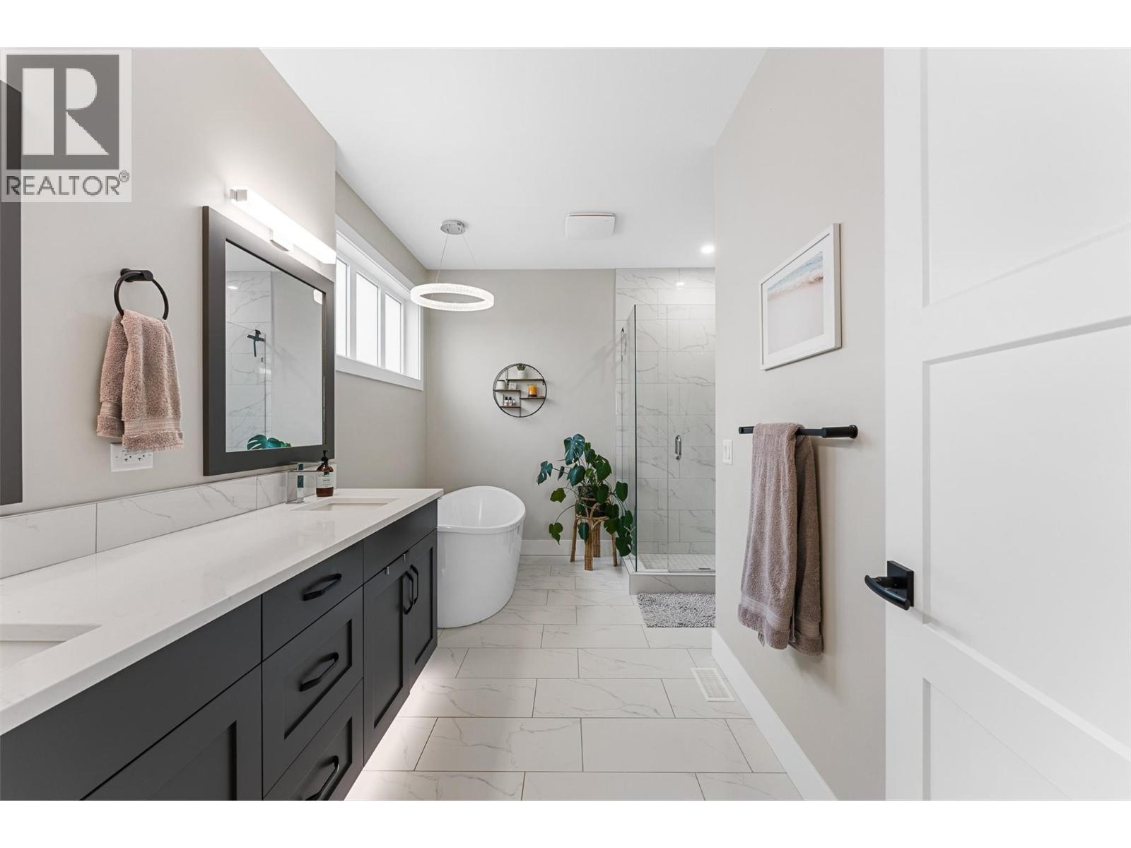 9830 Beacon Hill Crescent, Lake Country - Image 1