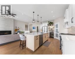 Kitchen - 9830 Beacon Hill Crescent, Lake Country, BC V0E2G0 Photo 9
