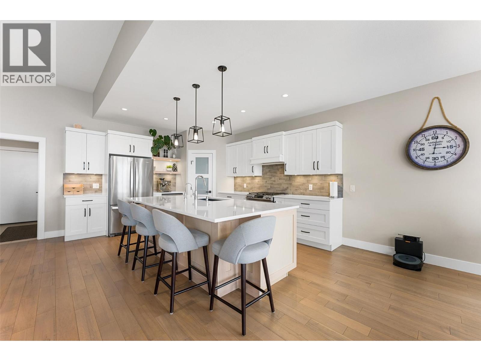 9830 Beacon Hill Crescent, Lake Country - Image 1