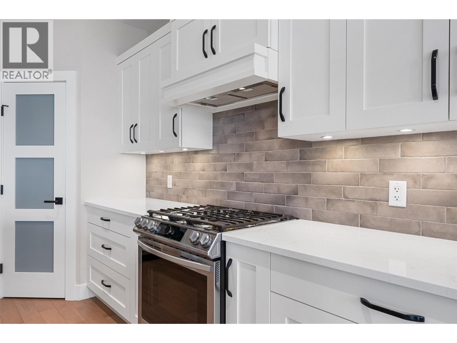 9830 Beacon Hill Crescent, Lake Country - Image 1