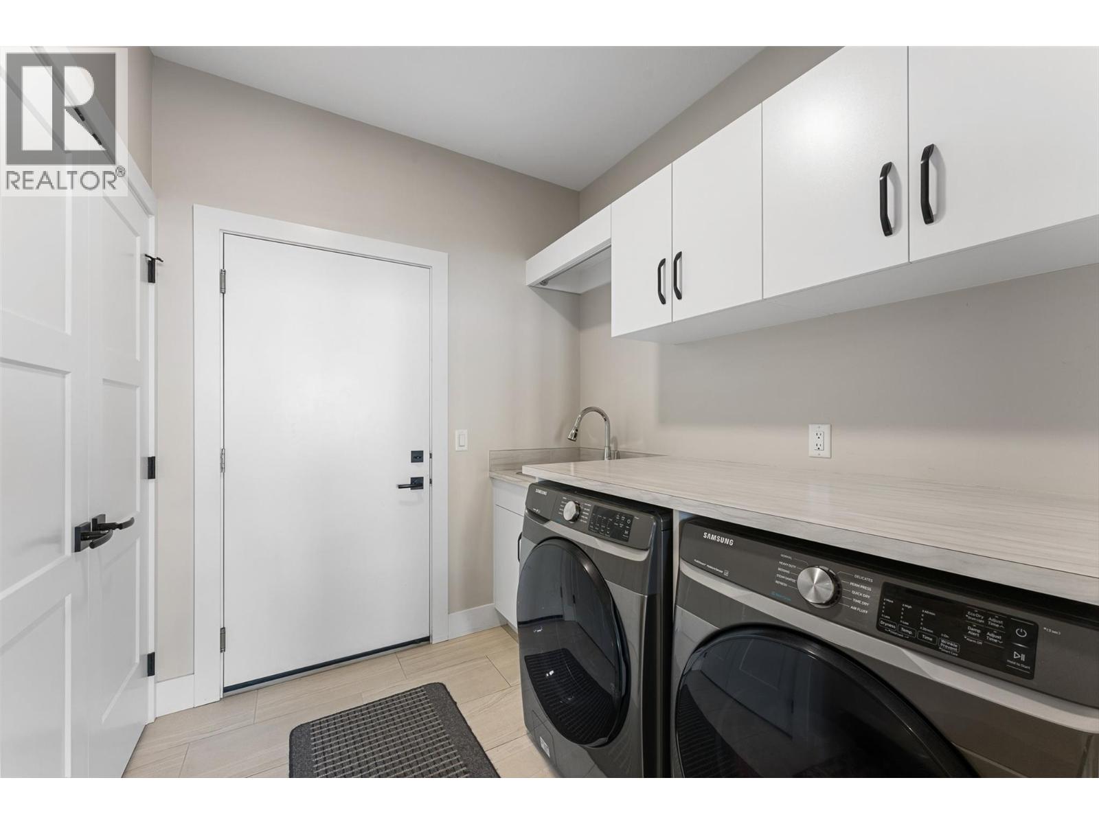 9830 Beacon Hill Crescent, Lake Country - Image 1