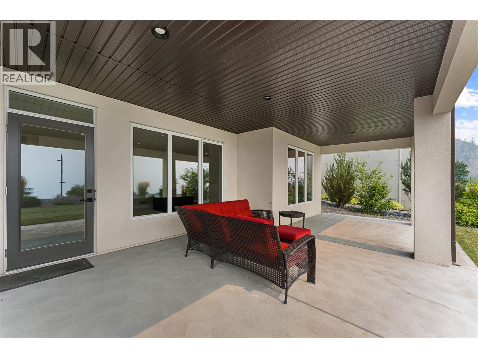 9830 Beacon Hill Crescent, Lake Country - Image 1