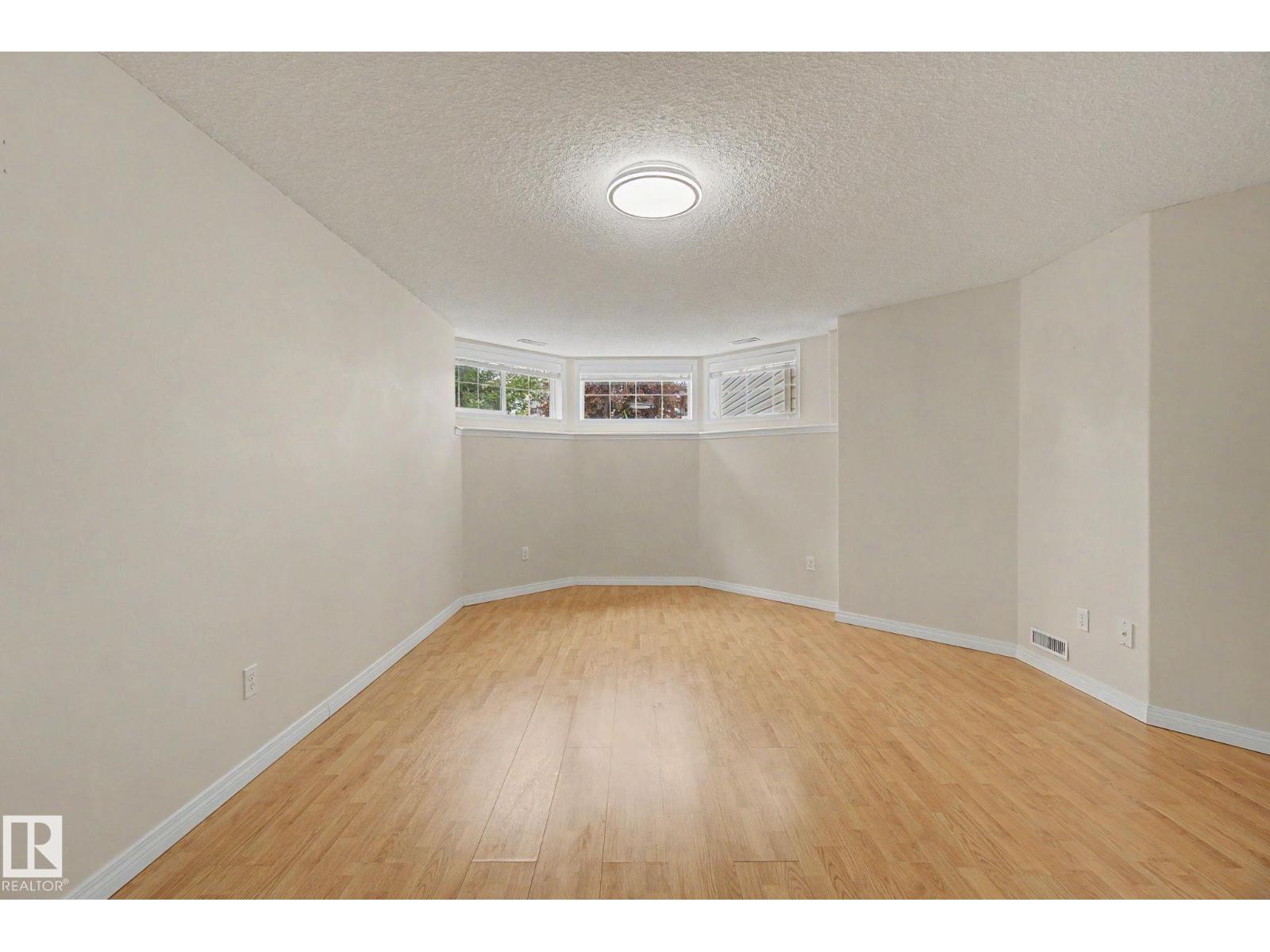64 CREEKSIDE WY - 34