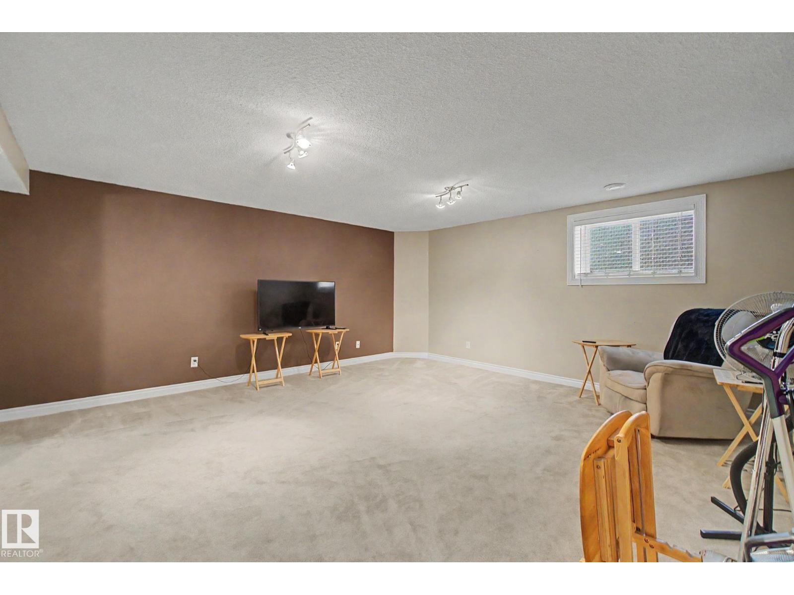 64 CREEKSIDE WY - 40