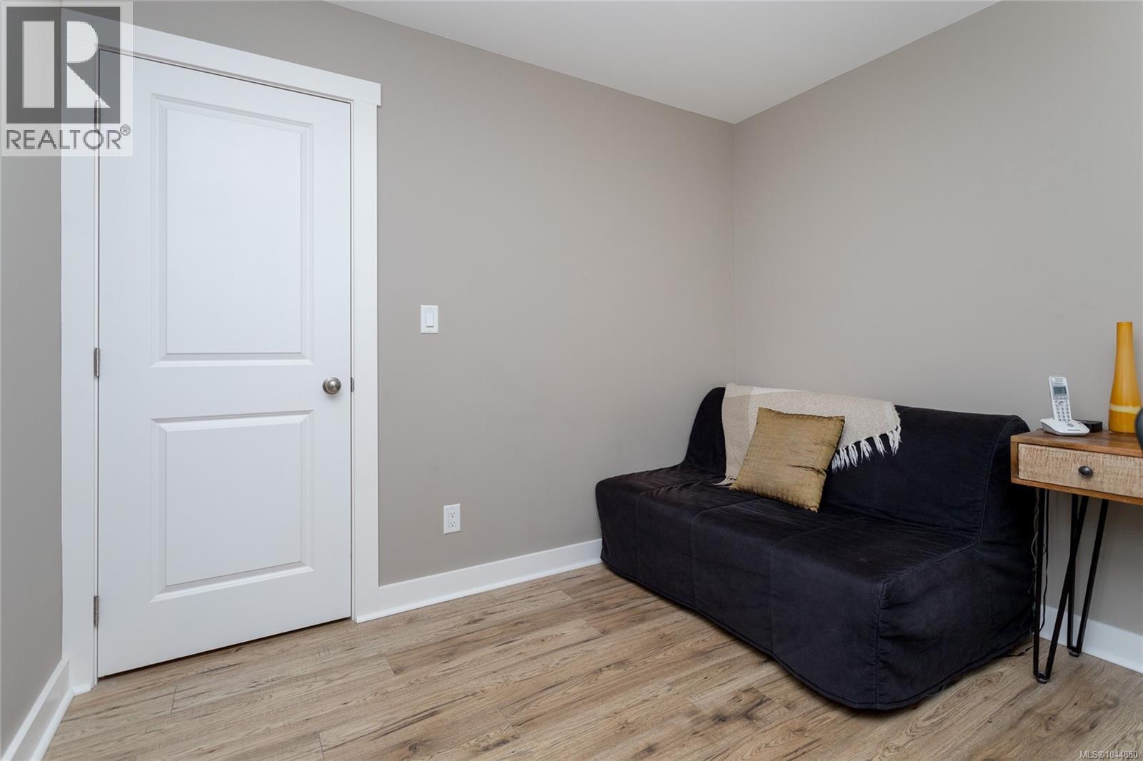#111 2957 Alouette Dr - 33