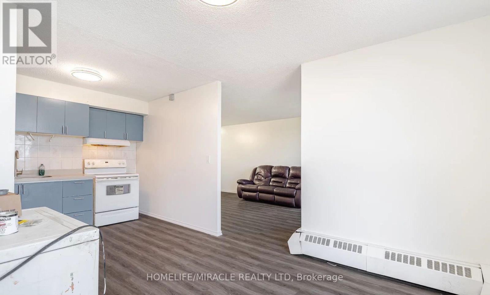 #517 4673 JANE STREET - 6
