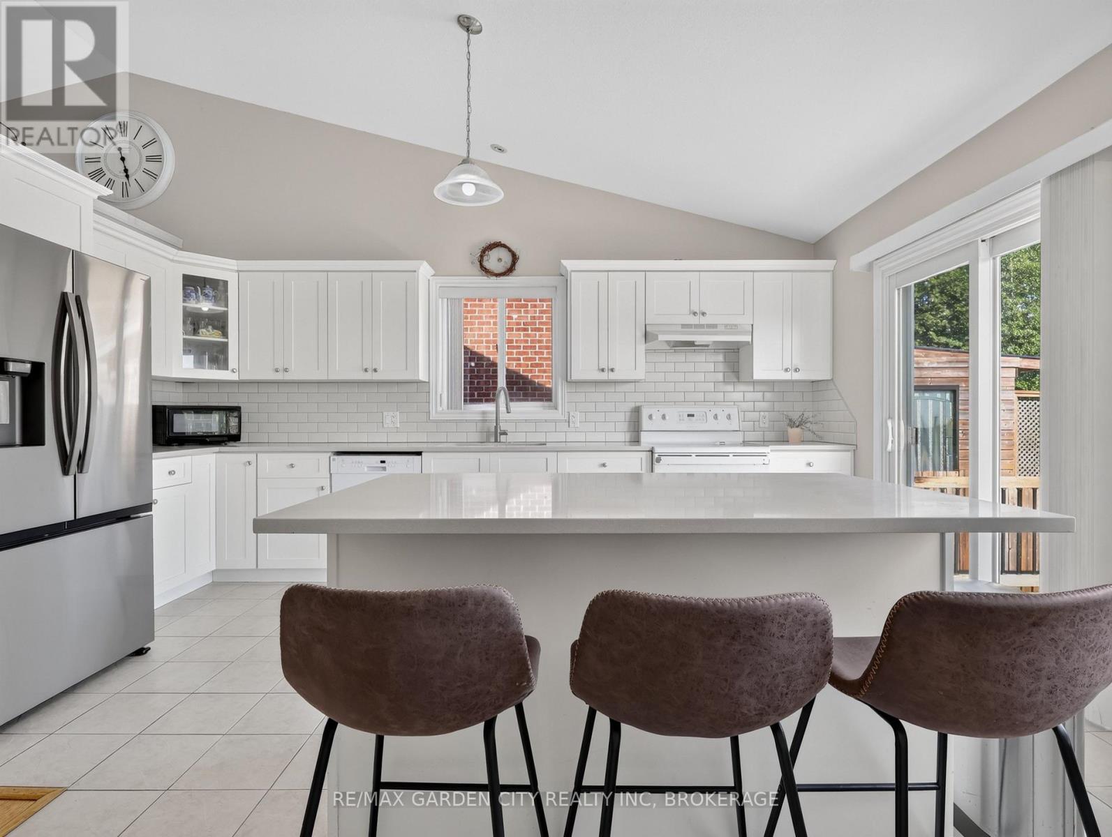828 FOSS ROAD - 12