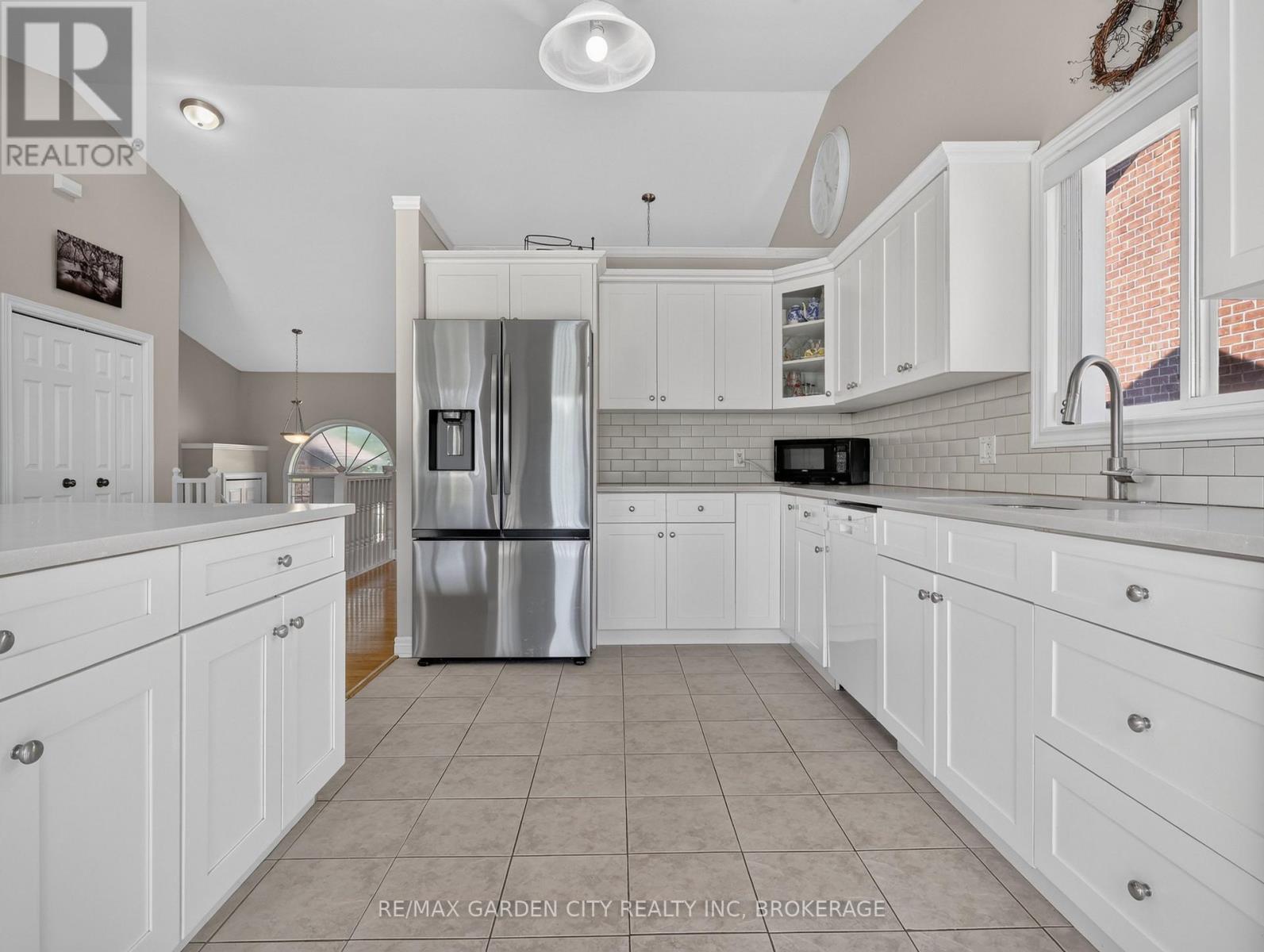 828 FOSS ROAD - 14