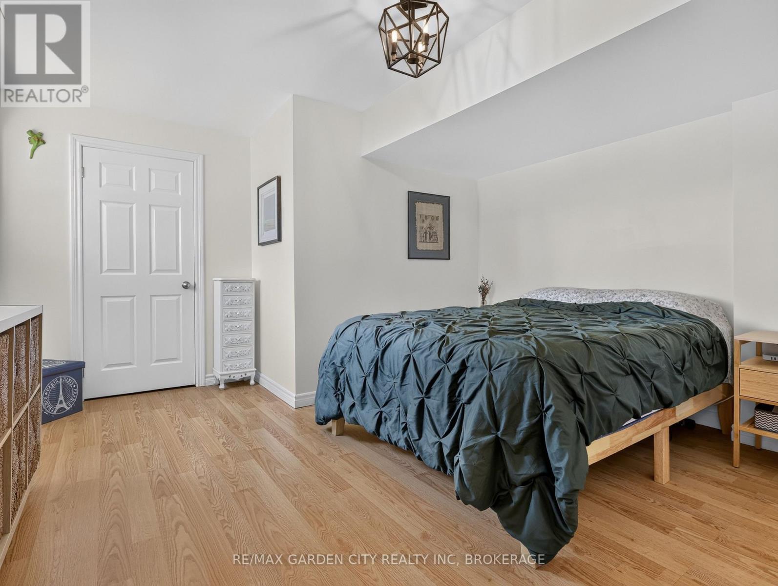 828 FOSS ROAD - 33