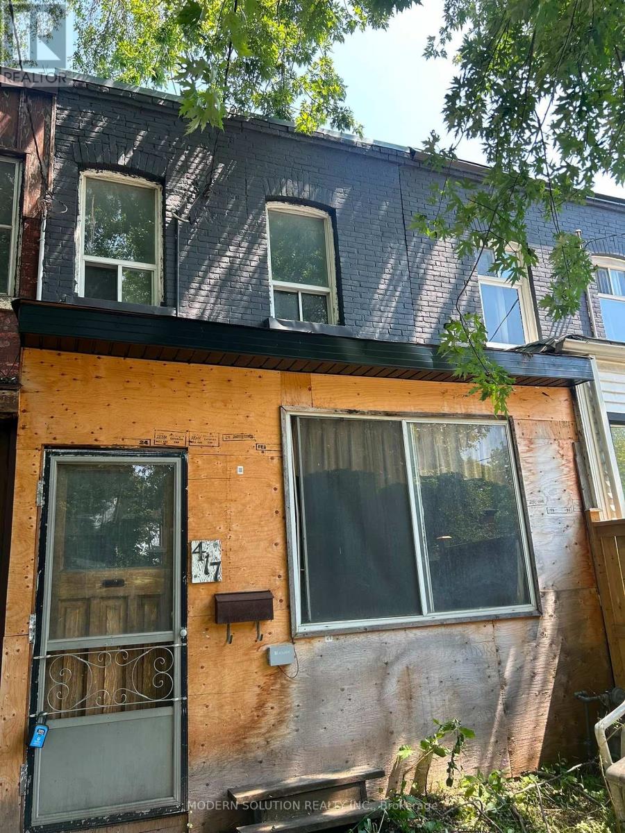Photo of 417 Leslie Street