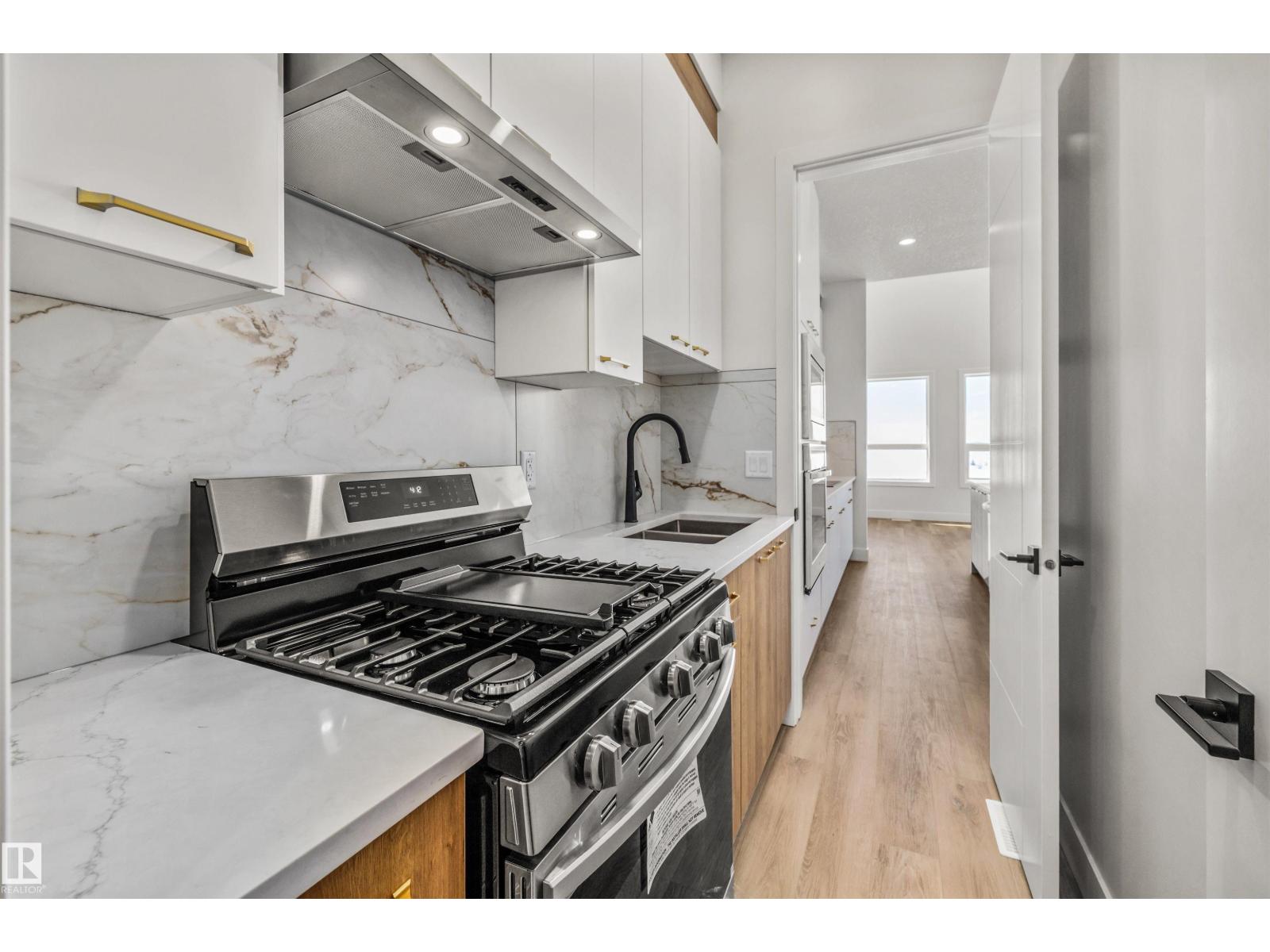 21 Sorel AV - Image 8