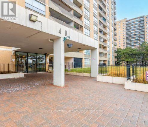 903 - 40 PANORAMA COURT
