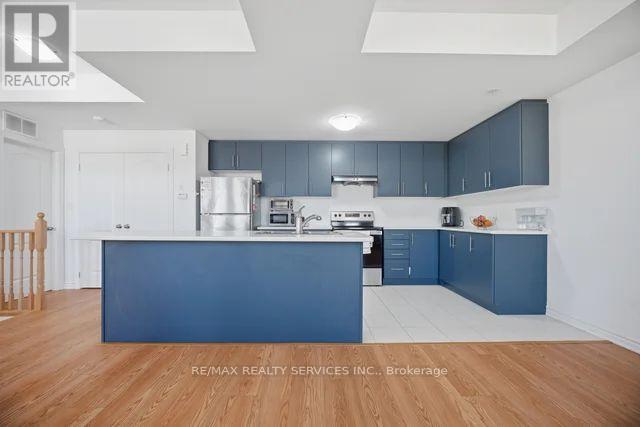 #14 417 DOUGALL AVENUE - 11