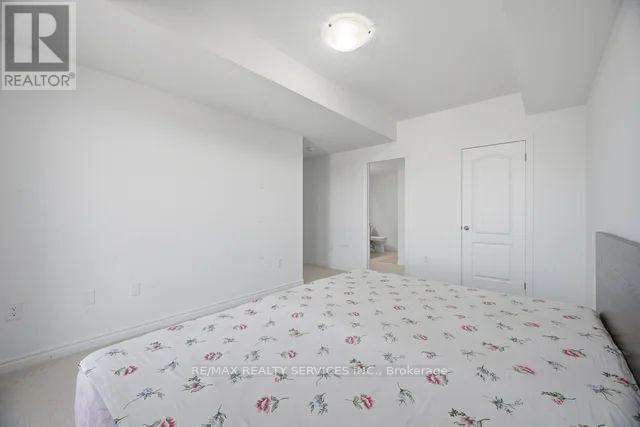 #14 417 DOUGALL AVENUE - 17