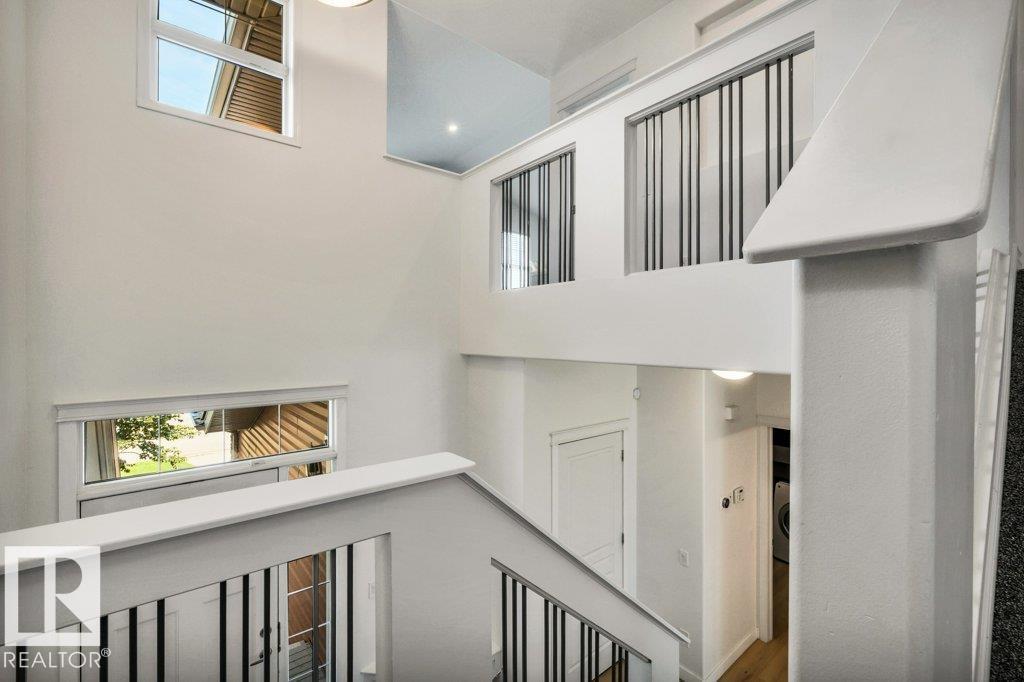 76 Everitt DR N - 21