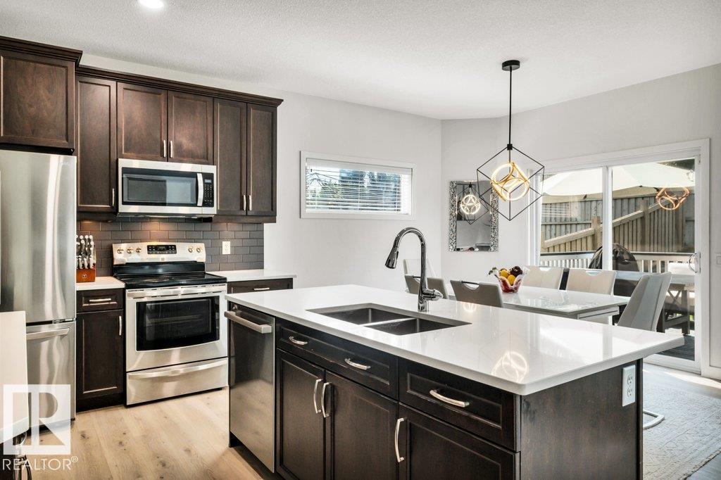 76 Everitt DR N - 12