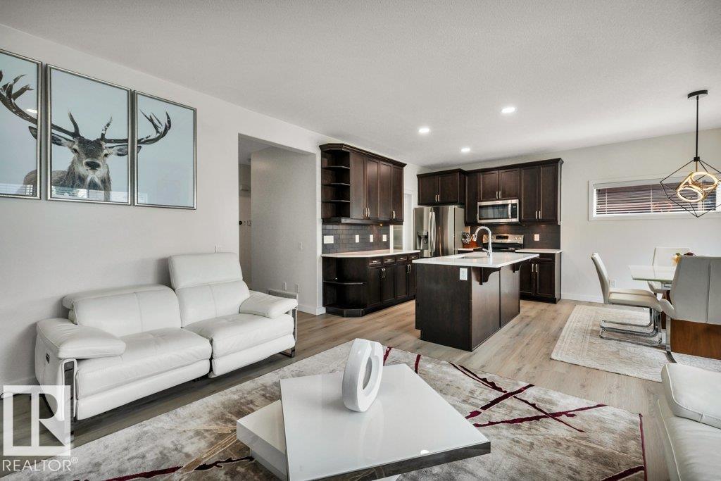 76 Everitt DR N - 9