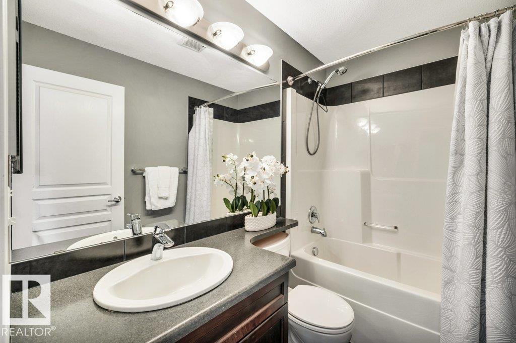 76 Everitt DR N - 32