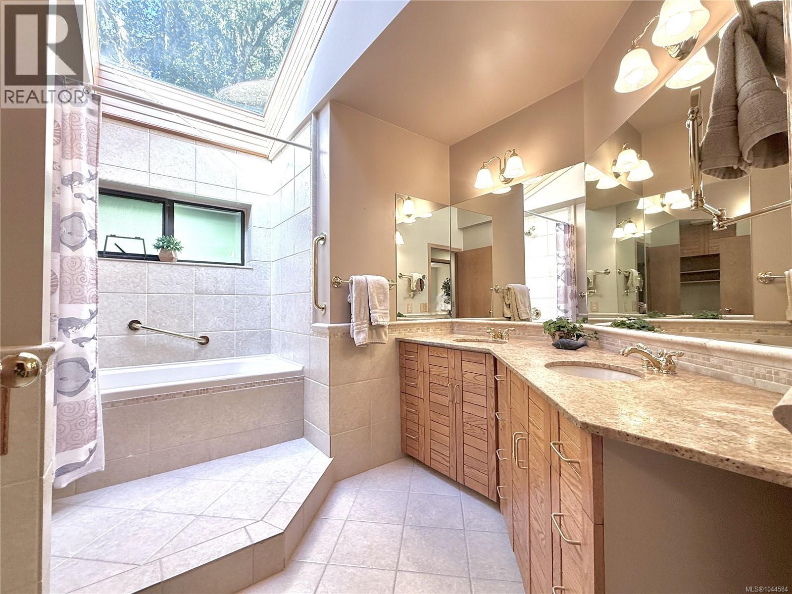 1015 Kentwood Pl - 40